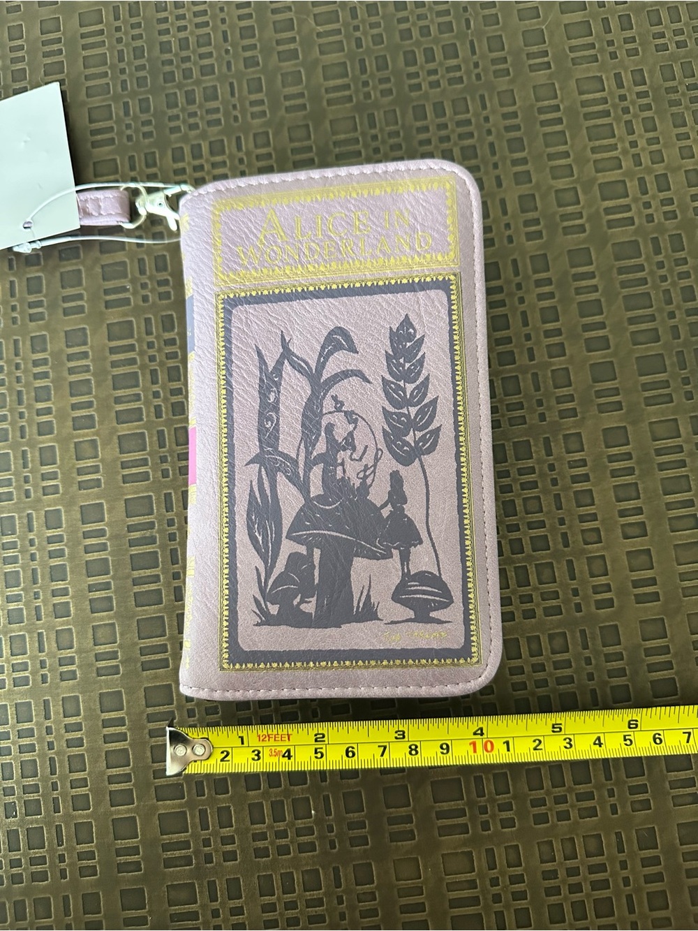 NWT Alice In Wonderland Purple Wristlet - Picture 6 of 6